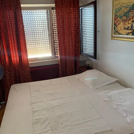 Apartament The City
